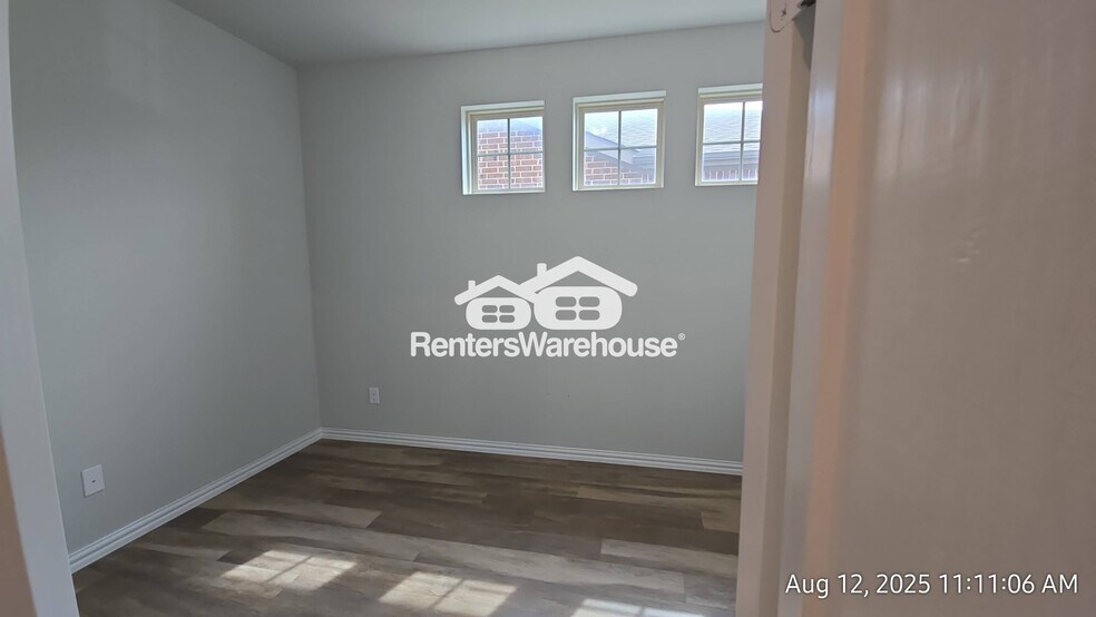 Building Photo - 2019 Tawakoni Dr