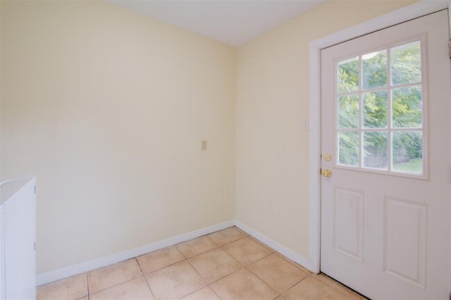Building Photo - 8807 McAvoy Dr