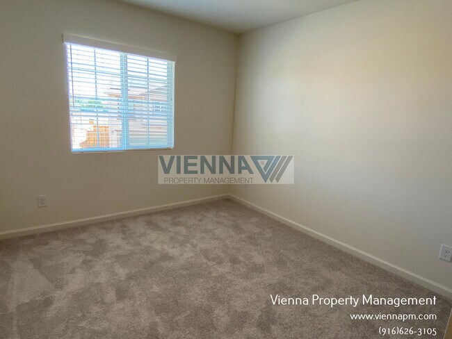 Building Photo - 724 Lincolnshire Cir