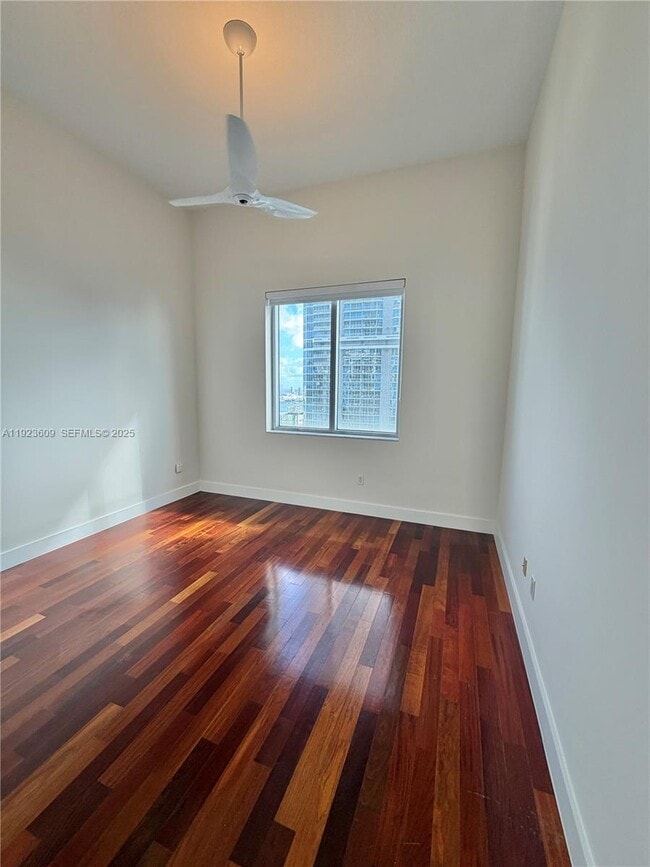 Building Photo - 1060 Brickell Ave