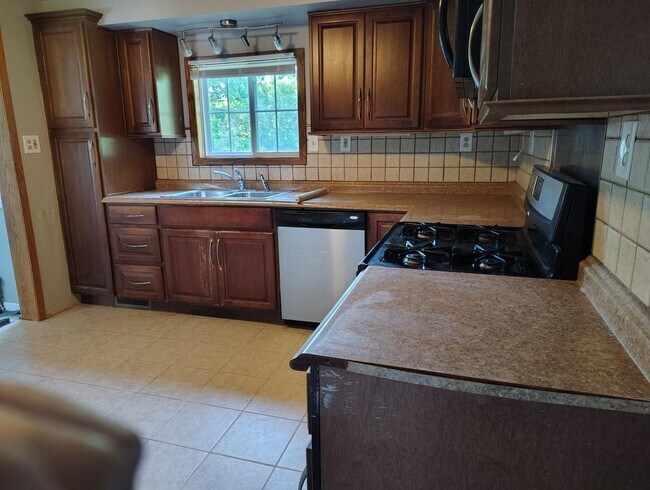 Building Photo - 4628 W Drexel Ave