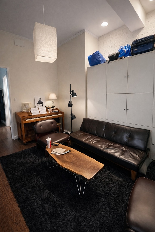 Building Photo - 52 Fenway