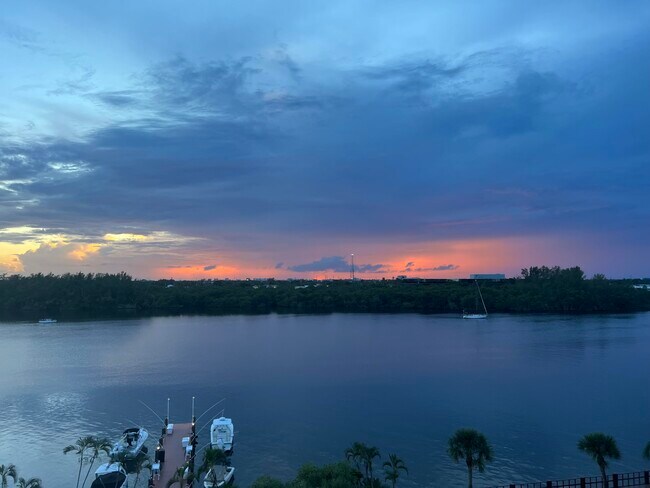 Building Photo - 2121 N Ocean Blvd