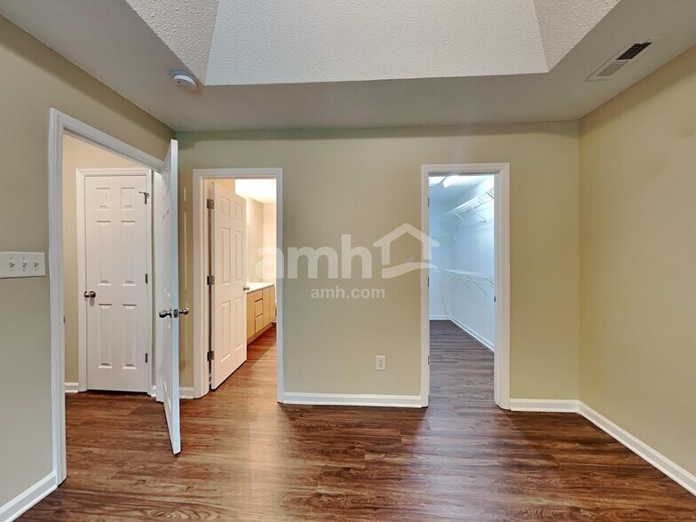 Building Photo - 803 Woodgreen Dr