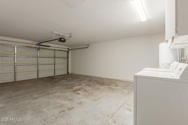 Building Photo - 4302 N 80th Ln