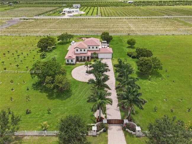 Building Photo - 34850 SW 218th Ave