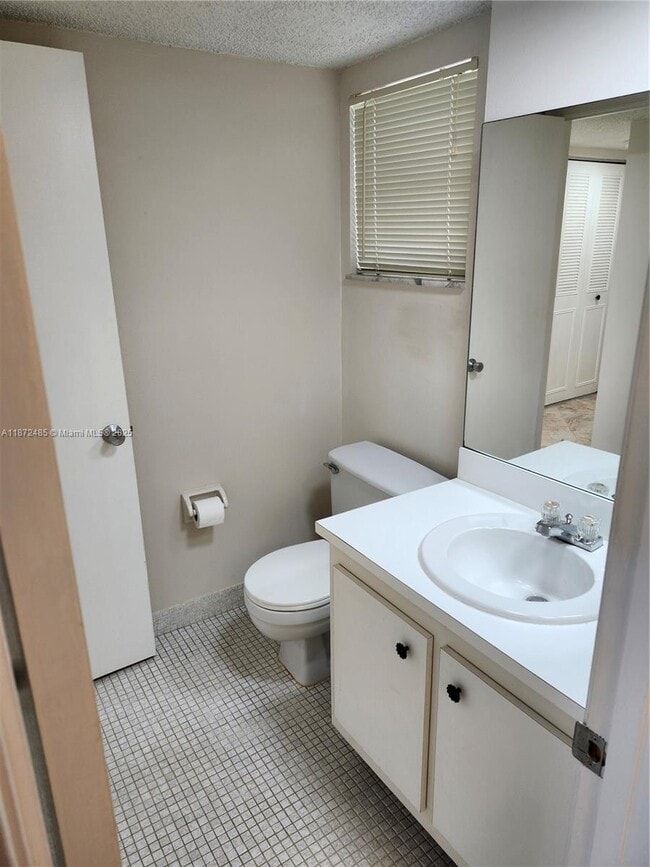 Building Photo - 9450 Poinciana Pl