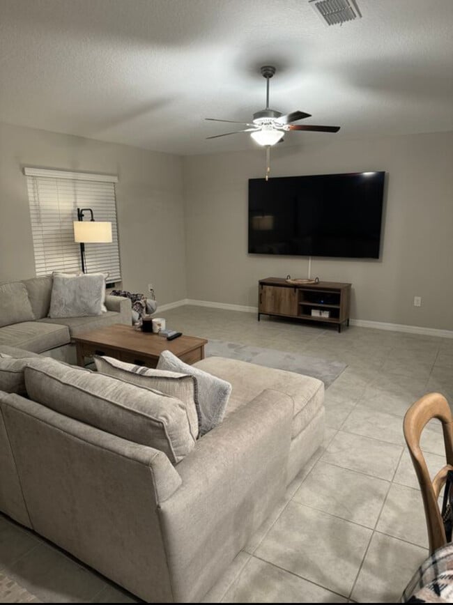 Building Photo - 10359 Scarlet Skimmer Dr