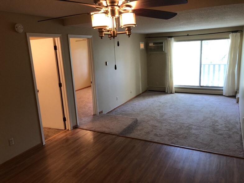 Building Photo - 1601 N Innsbruck Dr