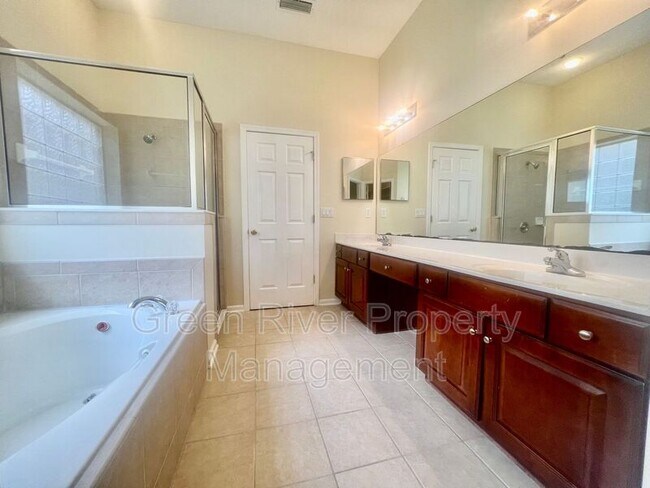 Building Photo - 2074 Heritage Oaks Ct