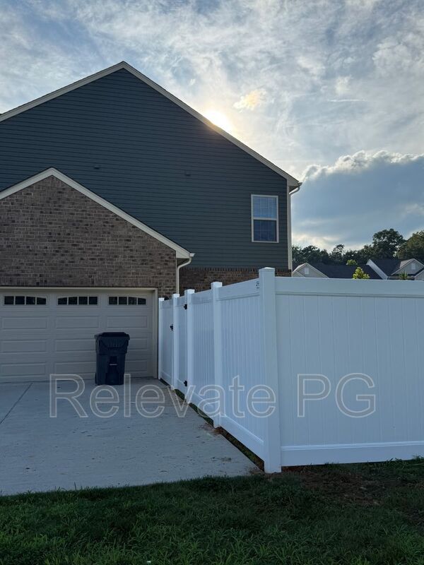 Building Photo - 5100 Ellingshire Dr