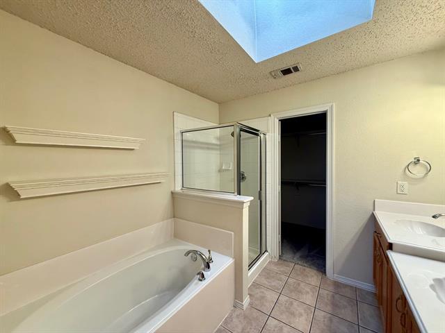 Building Photo - 3900 Braxton Ln