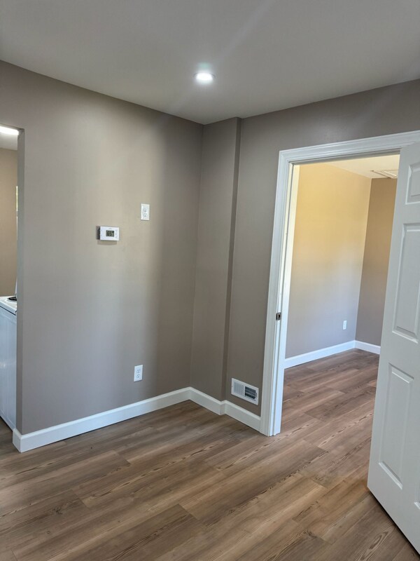 Building Photo - 1615 Lawton Ave