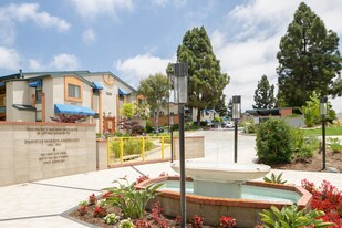 Building Photo - La Jolla Park East