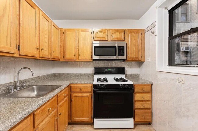 Building Photo - 488 Ocean Pkwy