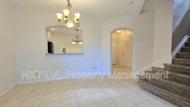 Building Photo - 2448 Laurentina Ln