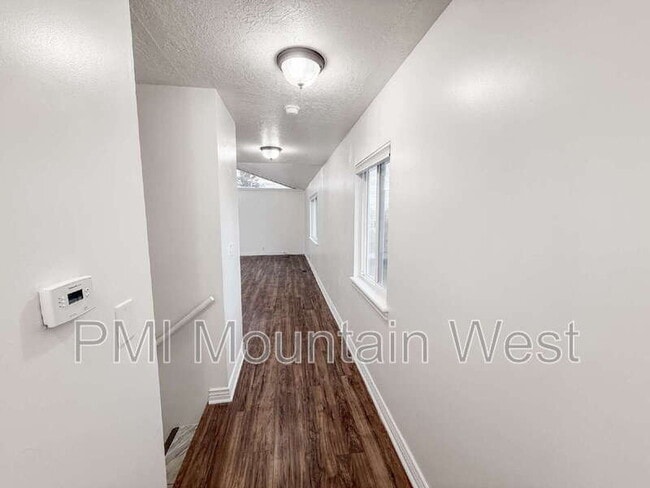 Building Photo - 373 E 150 N