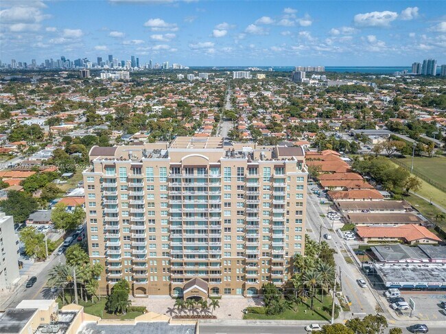 Building Photo - 2665 SW 37th Ave