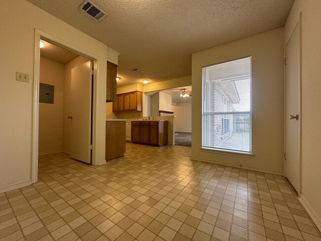 Building Photo - Duplex