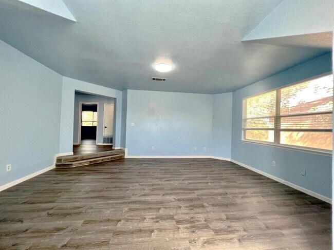 Building Photo - 1705 Westminster Way