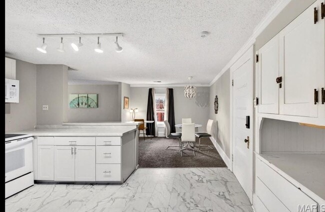 Building Photo - 5103 Waterman Blvd