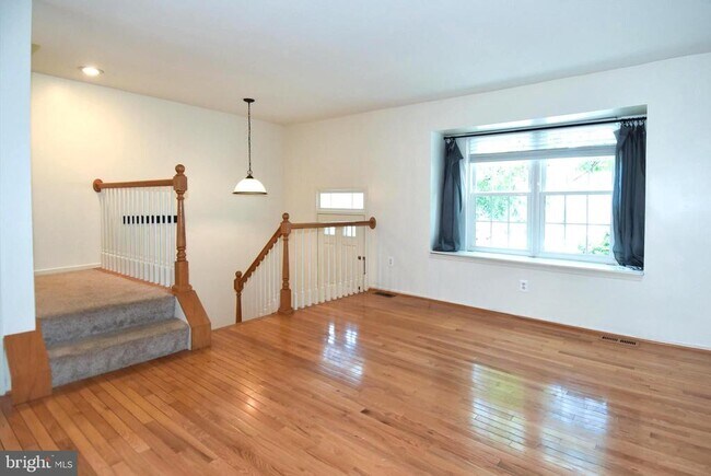 Building Photo - 2304 Hunters Square Ct