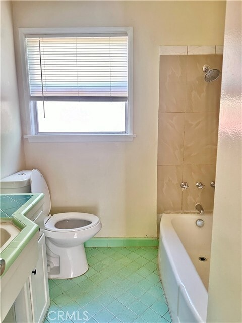 Building Photo - 1127 E Larkwood St