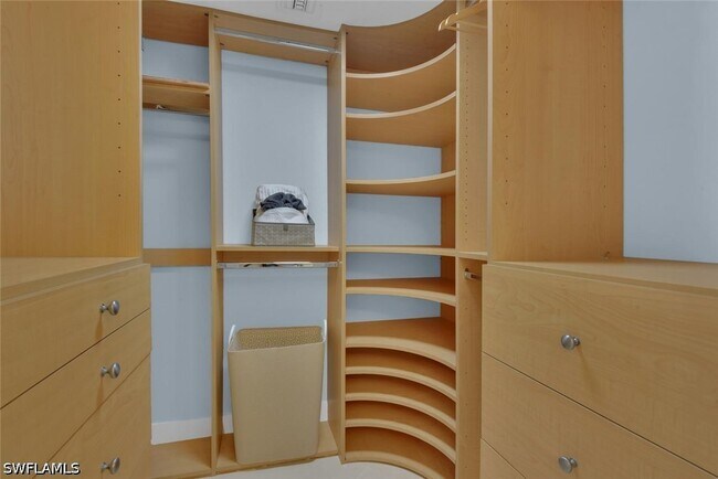 Building Photo - 991 N Barfield Dr