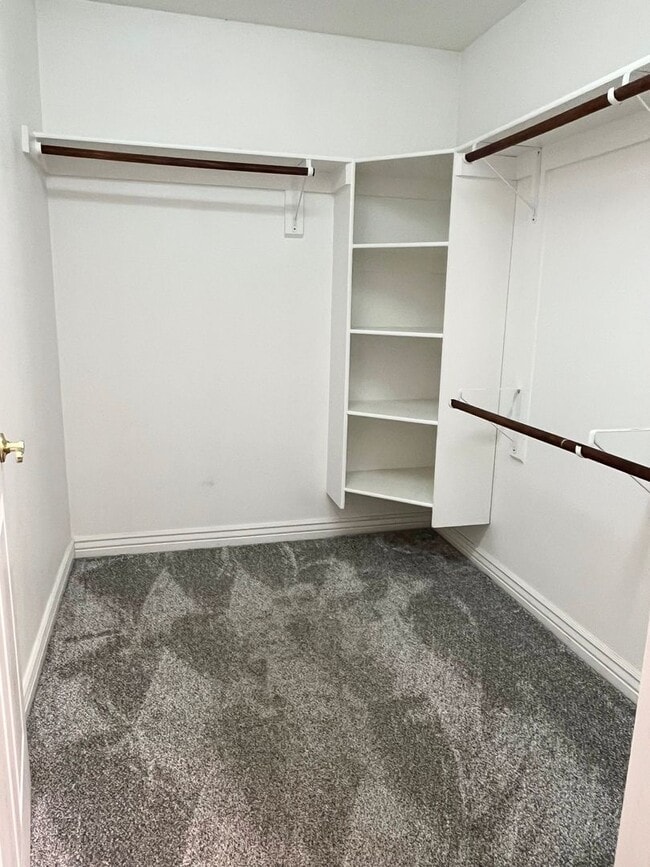 Building Photo - 510 Gwen Loop