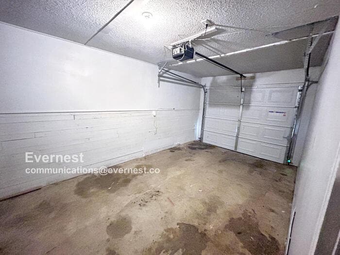 Building Photo - 14013 Armond Dr