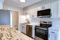Building Photo - 353 Chadwick Pl