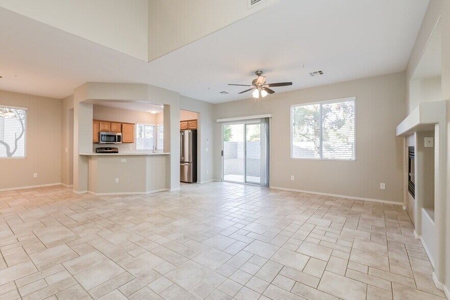 Building Photo - 8932 Spinning Wheel Ave