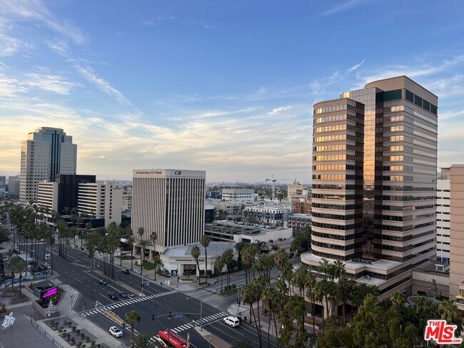Building Photo - 388 E Ocean Blvd