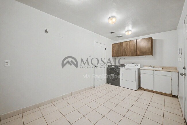 Building Photo - 4526 W Jupiter Way