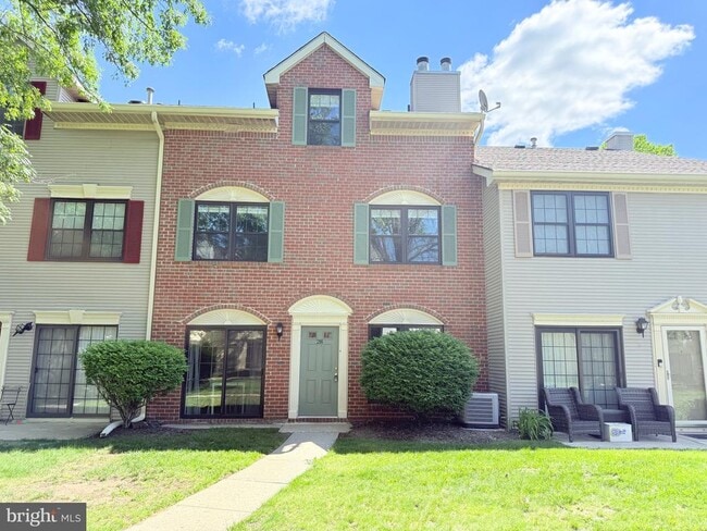 Primary Photo - 28 Drewes Ct