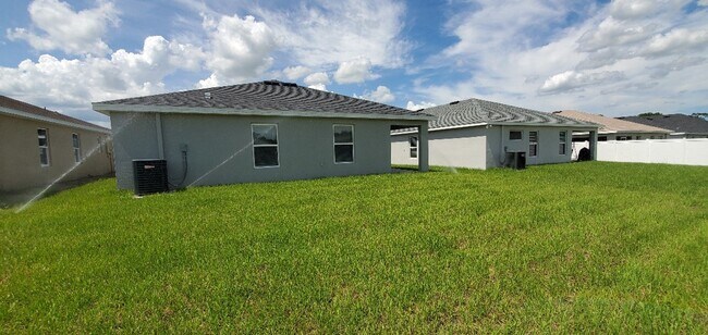 Building Photo - Beautiful 4-Bedroom, 2-Bathroom in Lakeland