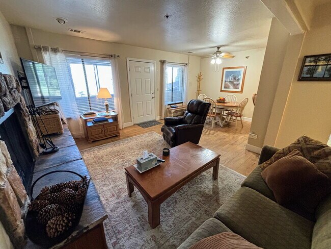 Building Photo - 759 Boulder Ct