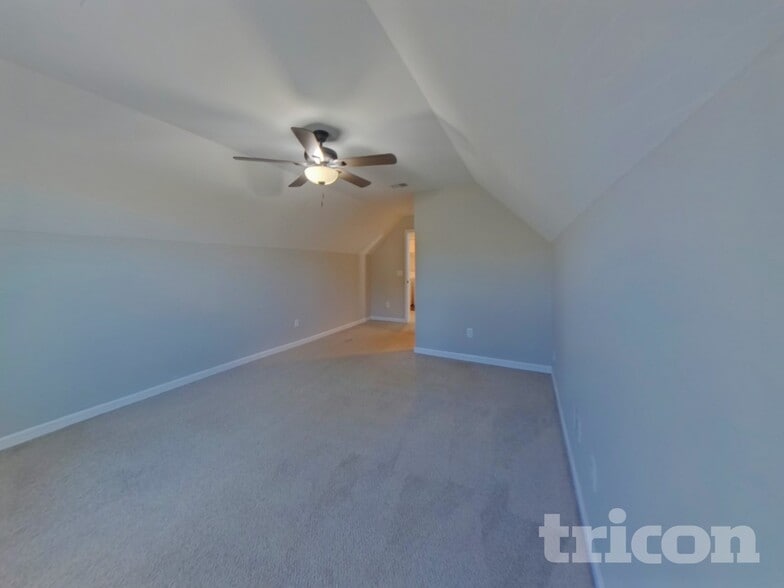 Building Photo - 715 Pollyanna Dr