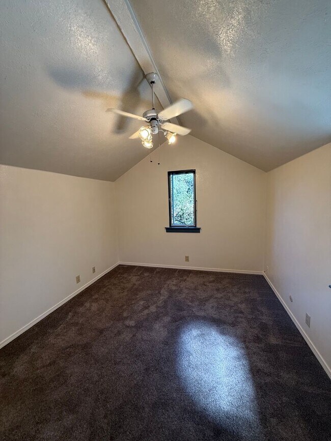 Building Photo - 8121 1/2 El Rancho Drive