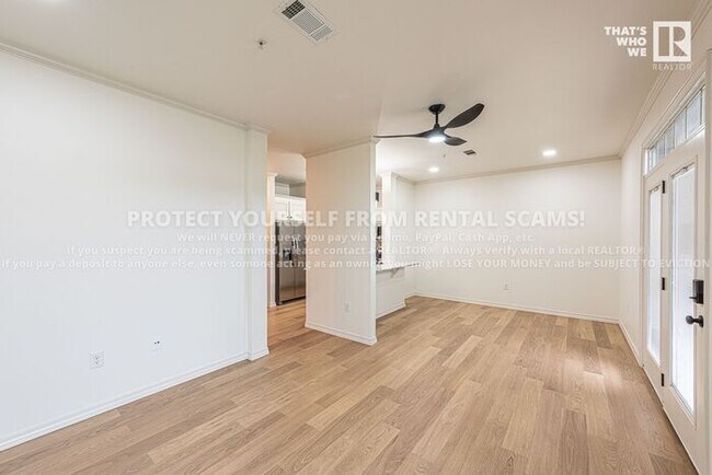 Building Photo - 1115 N Leverett Ave