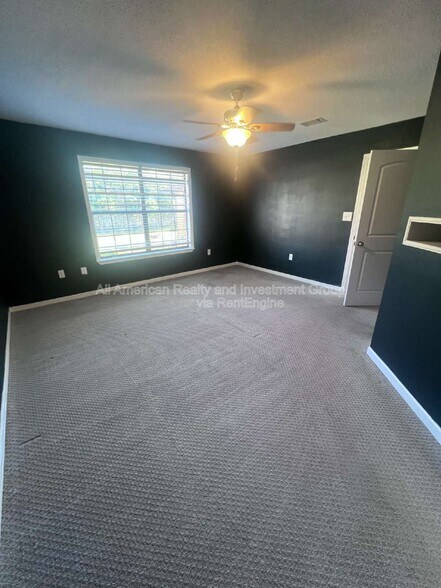 Building Photo - 2220 Kerra Ln