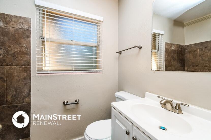 Building Photo - 2002 Constant Dr