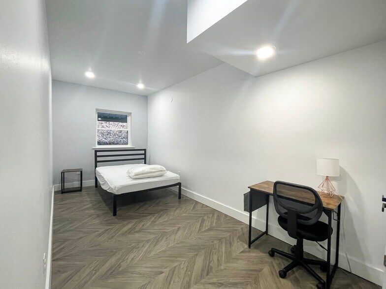 Building Photo - 4027 Beechwood Blvd