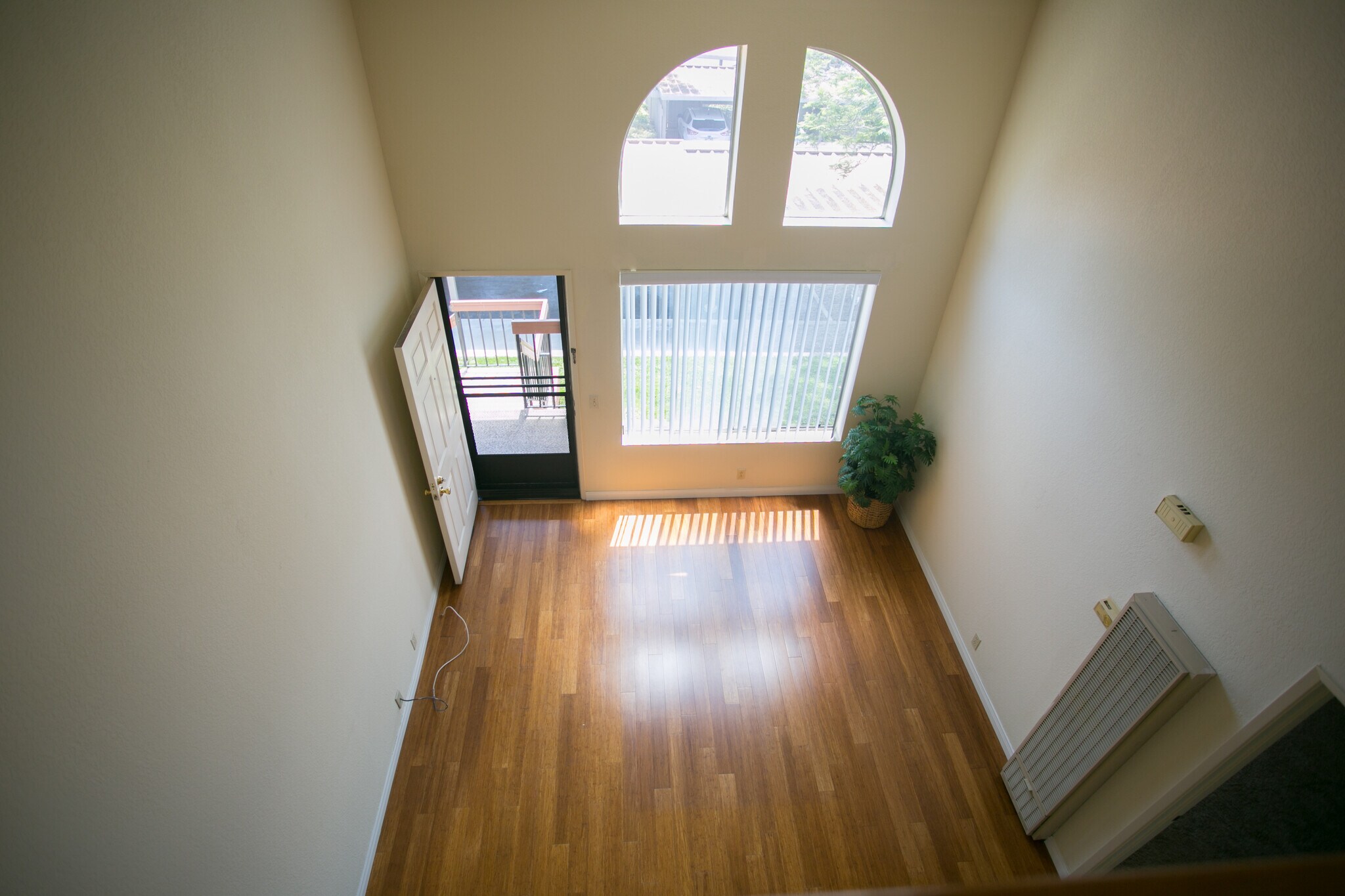 Building Photo - 4060 Rosenda Ct