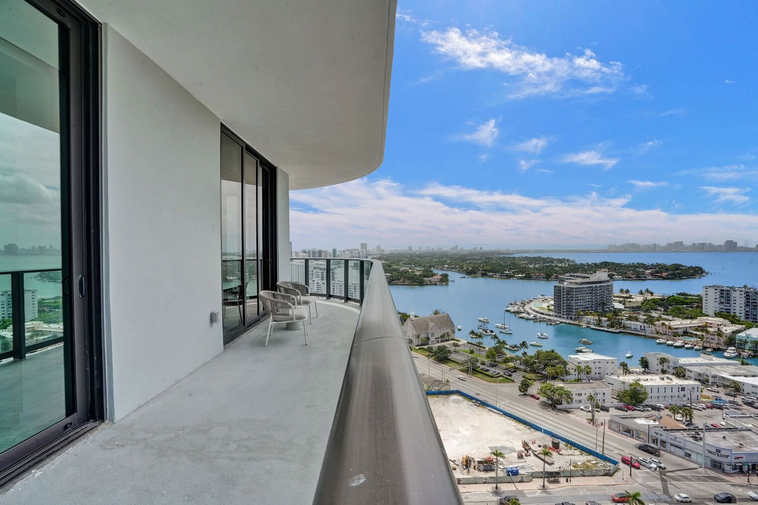 Building Photo - 580 72nd St