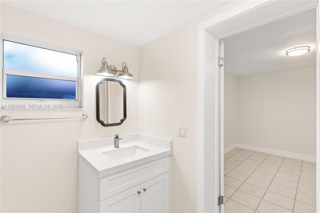 Building Photo - 6365 SW 33rd St