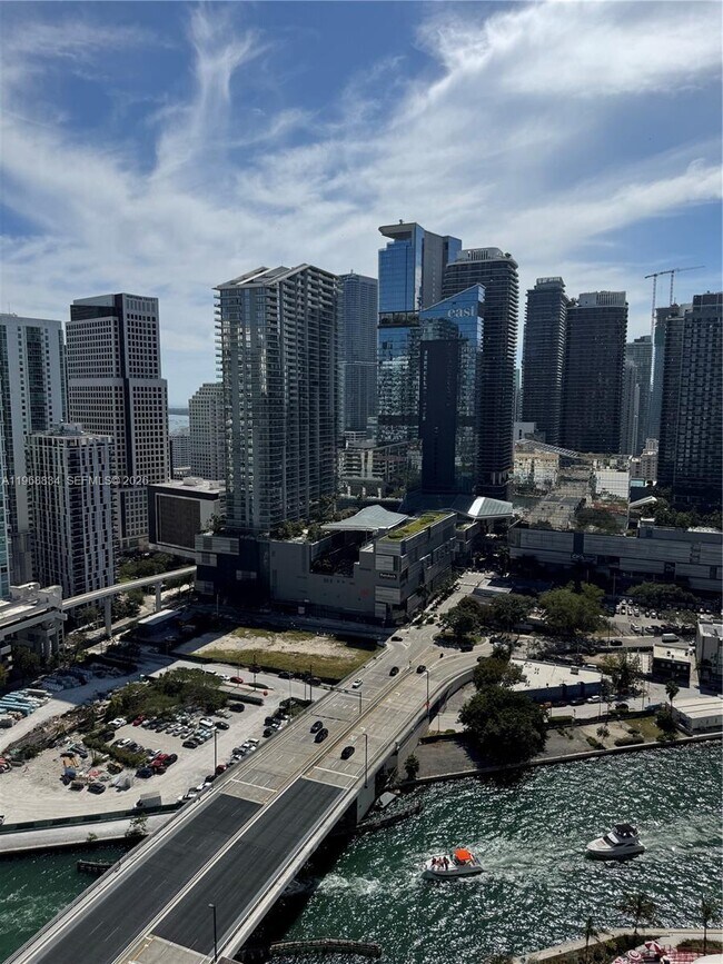 Building Photo - 350 S Miami Ave