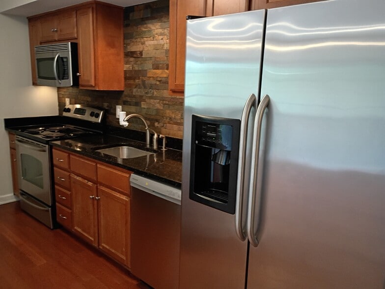 Building Photo - 5414 1st Pl NW