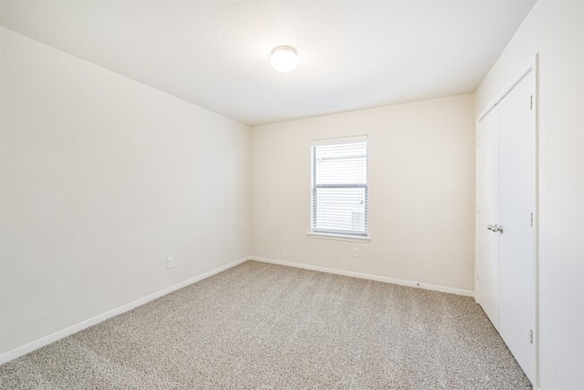 Building Photo - 21323 Slate Crossing Ln