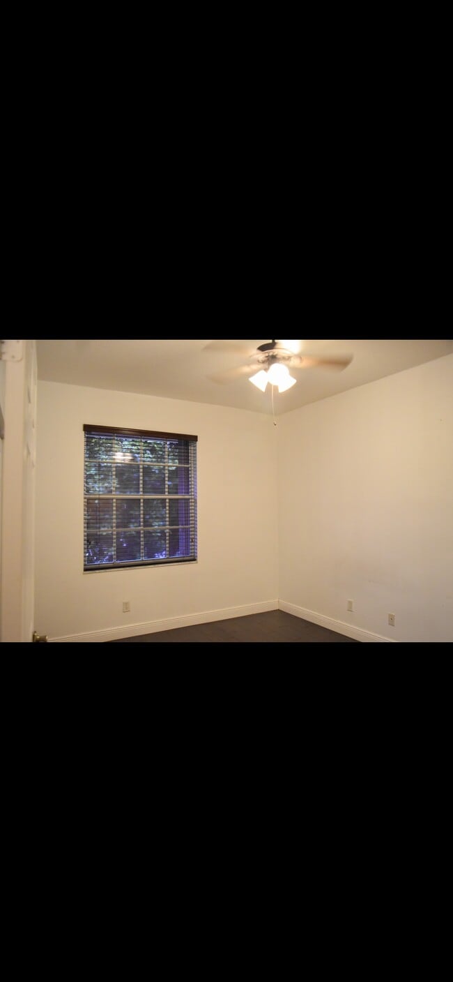 Building Photo - 3240 Fairway Cir